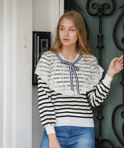 Women's Knit Horizontal Striped V-Neck Sweater