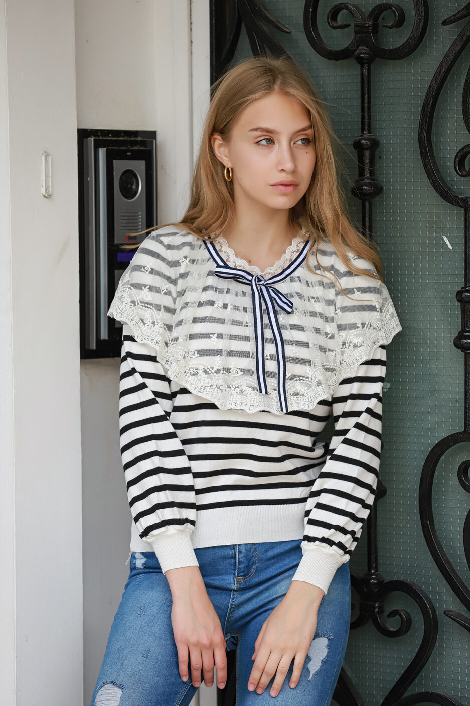 Women's Knit Horizontal Striped V-Neck Sweater